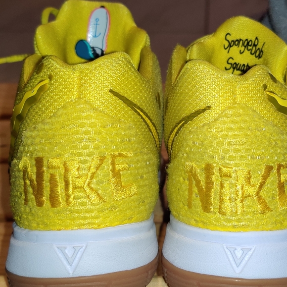 Nike Kyrie Irving x SpongeBob sneakers, kids size 1 - Picture 4 of 4